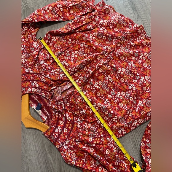 Universal thread women’s boho floral print v neck blouse - Picture 6 of 7